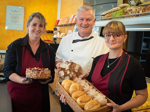 Familie Fischer in der Bäckerei