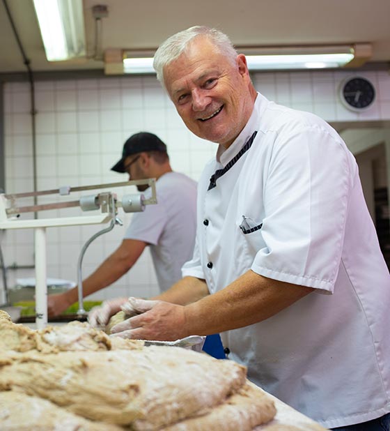 Jürgen Fischer in der Backstube