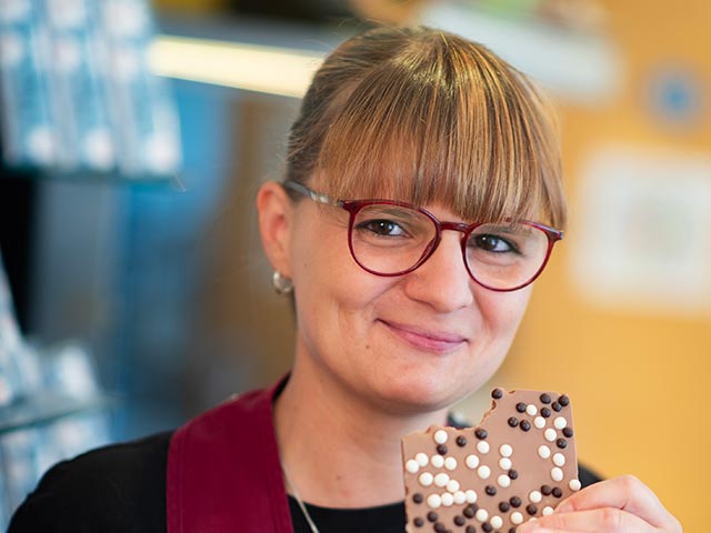 Leckere Schokolade essen